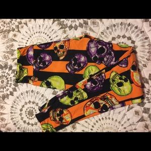 Lularoe OS Halloween skulls